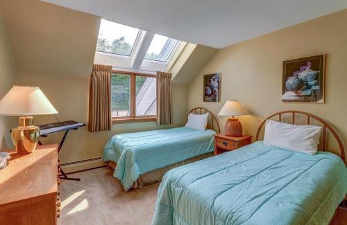 Killington Apartment | Relax at Sunrise Village with Pool and Hot Tub Amenities