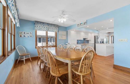 Pawleys Island House | Oceanfront Retreat: Enjoy Scenic Views and Creek Dock Access