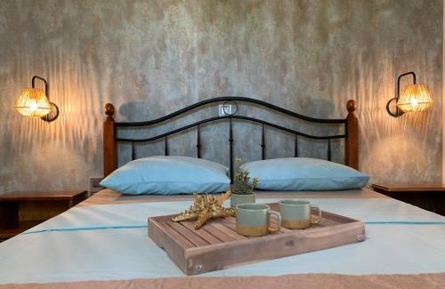 Sarakiniko Apartment | Oceanfront Retreat at Sunrise View - Family-Friendly Escape