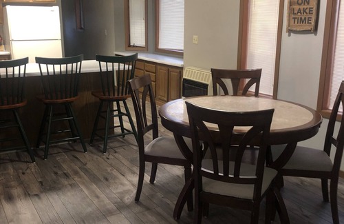 Redfield Cabin | Discover Sunrise View Hideaway with Ocean & Lake Views