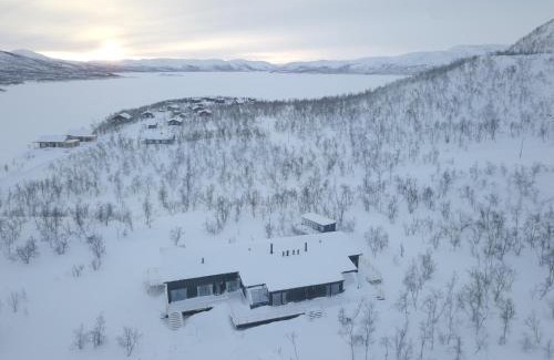 Kilpisjarvi Apartment | Relaxing Sunrise View Lapland: Sky Bedroom & Hot Tub