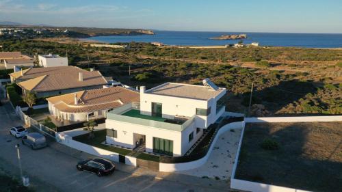 Sagres Villa | Unforgettable Stay at Sunrise Villa - 4 Star & Family Friendly