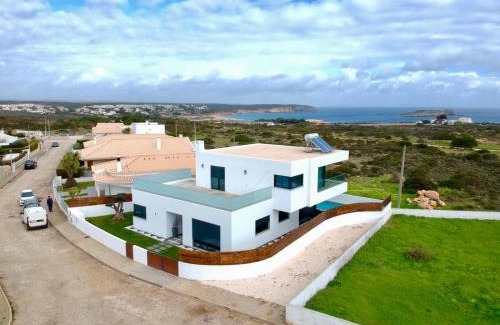 Sagres Villa | Unforgettable Stay at Sunrise Villa - 4 Star & Family Friendly