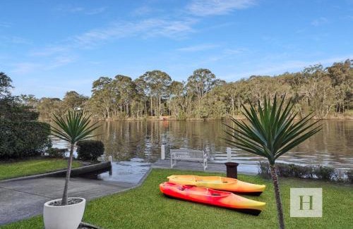 Wyong House | Exceptional Family Retreat at Sunrise Wyong River
