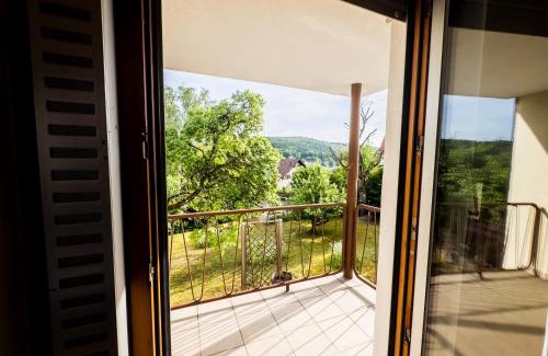 Heidenheim an der Brenz Apartment | Guest Rated: B17 Two Bed Apartment in Family-Friendly West Town