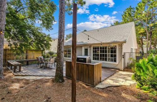 Northeast Pensacola House | Family-Friendly Retreat at Sunrunner Cottage Awaits You