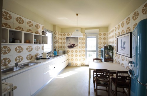 Desenzano del Garda Apartment | Remarkable Sunseeker: Dream Terrace & Top-Rated Amenities