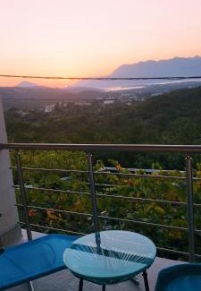 Radanovici Apartment | Exceptional Sunset Apartment with Family-Friendly Amenities