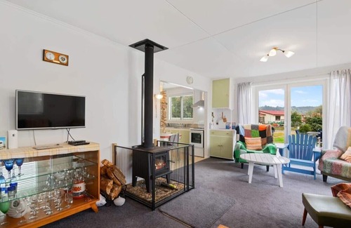 Parapara House | Stunning Oceanfront Escape at Sunset Parapara Beach
