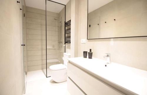 San Sebastian Centro Apartment | Child-Friendly Getaway at SunSet Bastian Apartment - 4 Stars