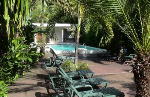 Barroui Resort | Seaside Escape at Sunset Bay Club & Dive Resort