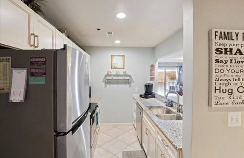 Osage Beach Condo | Sunset Bay - Lakeside Pool with Accessible Comforts
