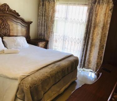 East London Bed & Breakfast | Sunset Bay Lodge