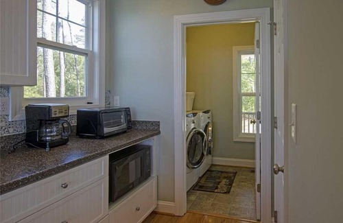 Straits House | Ocean View Stay at Sunset Bay Retreat - Family Friendly Escape