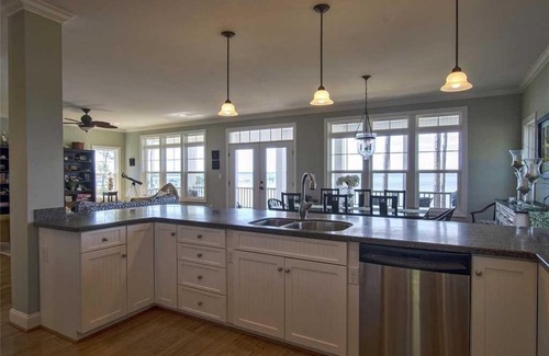 Straits House | Ocean View Stay at Sunset Bay Retreat - Family Friendly Escape