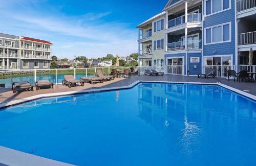 Chincoteague House | Sunset Bay Villa 116 - Waterfront with shared pool!