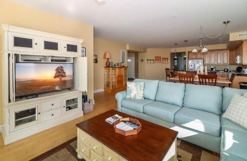 Chincoteague House | Sunset Bay Villa 116 - Waterfront with shared pool!