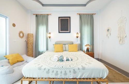 Thong Sala Apartment | Oceanfront Sunset Beach Apartments - Rated 10/10 by Guests