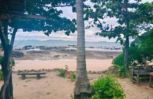 Nuea Khlong Hotel | Beachfront Serenity at Sunset Beach Bungalow Koh Pu