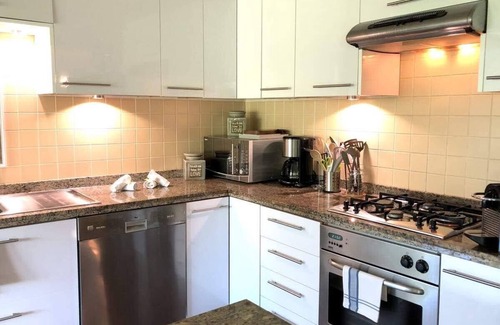 Punaauia Apartment | Beachfront Retreat at Sunset Beach Carlton - Perfect for Four