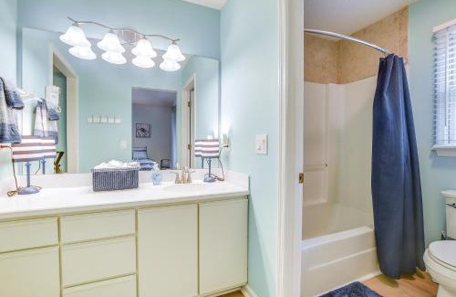 Sea Trail Apartment | Sunset Beach Condo: Perfect Golfing Retreat for Families