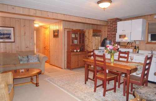 Maxwelton House | Unforgettable Sunset Beach Cottage on So. Whidbey Island