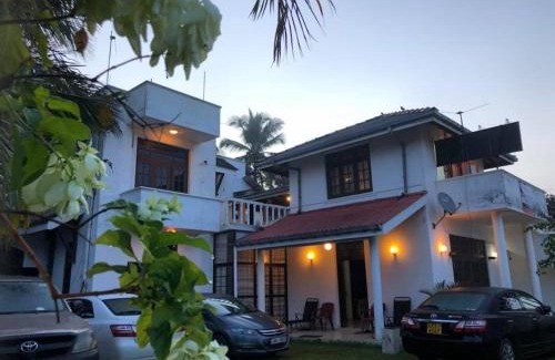 Pinwatta Apartment | Cozy Sunset Beach Residence with Family-Friendly Amenities