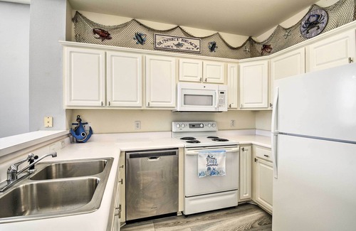 Sunset Beach Condo | Oceanfront Sunset Beach Resort Condo with Pool & Spa