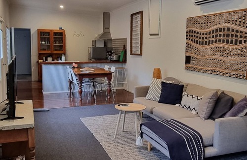 Inverloch Cottage | Beachfront Sunset Shack with Pool & Spa Amenities