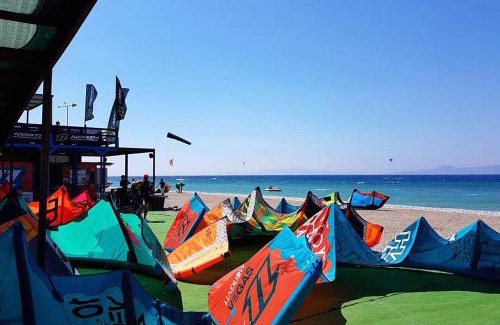 Petaloudes House | Oceanfront Sunset Beach Studio with Child-Friendly Amenities
