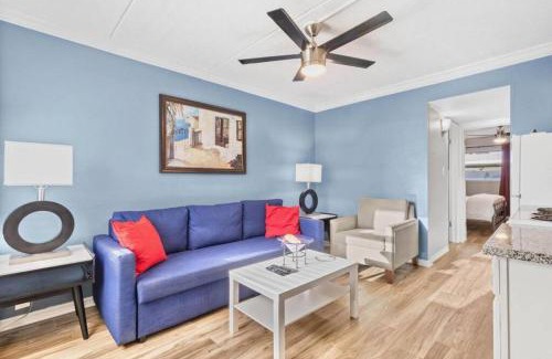 Madeira Beach Apartment | Pet-Friendly Sunset Beach Suites #2 - Steps to the Shore