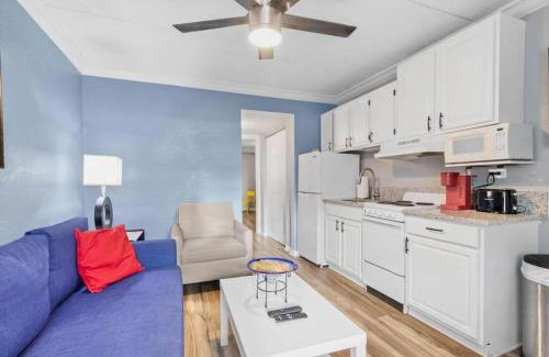 Madeira Beach Apartment | Pet-Friendly Sunset Beach Suites #2 - Steps to the Shore