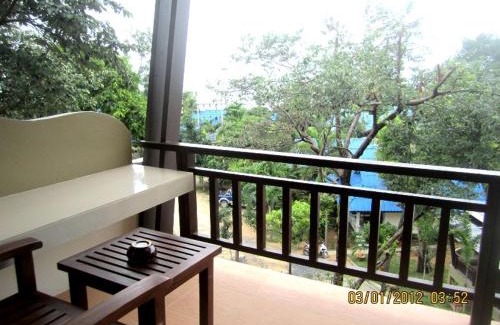 Haad Rin Resort | Serene Sunset Beach Villas with Oceanfront Pool Access
