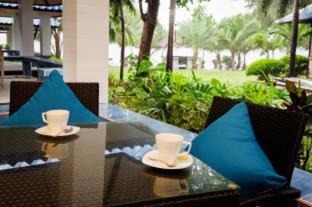 Haad Rin Resort | Serene Sunset Beach Villas with Oceanfront Pool Access