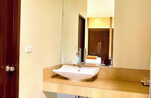 Haad Rin Hotel | Relax at Sunset Beach Villas with Ocean Views and Pool