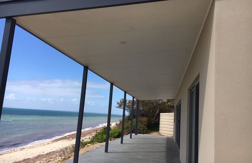 Para Wurlie House | Beachfront Holiday Home with Pool & Kid-Friendly Amenities