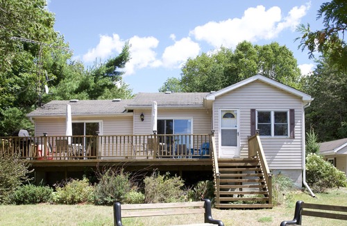 Kirkfield Cottage | Relaxing Sunset Beginnings on the Trent Severn with Boathouse