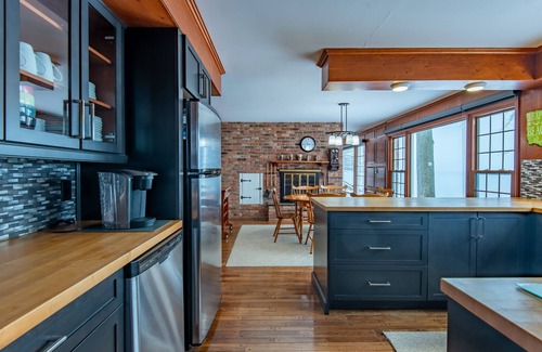Plympton-Wyoming House | Guest Rated: Sunset Bell Lakehouse & Beach Retreat on Lake Huron