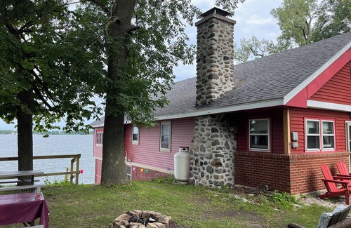 St. Albans Cottage | Family-Friendly Sunset Cabin on Lake Champlain, Vermont