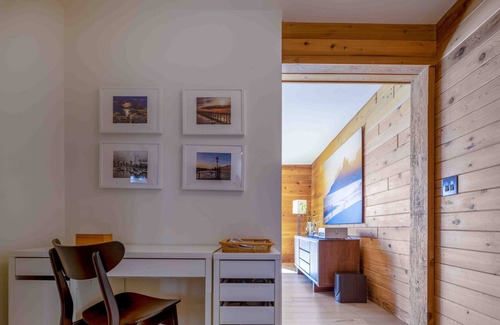 Galiano Cabin | Sunset Cabin w/ hot tub in Galiano