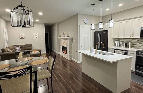 Fort Gary House | Sunset chalet in bridgewater