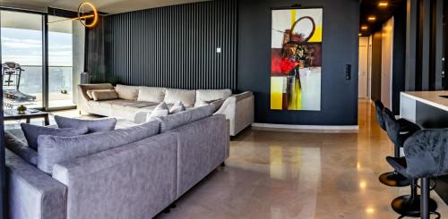 Benidorm Apartment | Sunset Cliffs VIP Apartment: Oceanfront Escape & 10/10 Reviews
