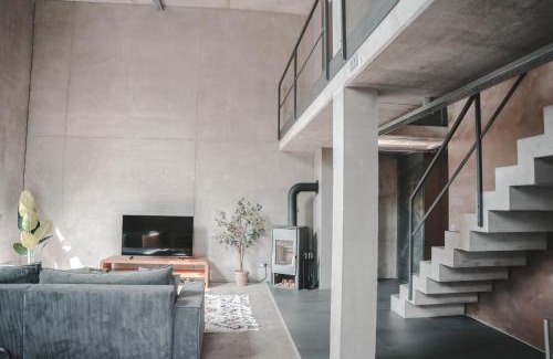 Memmingen Apartment | Experience The Sunset Club Loft with Family-Friendly Amenities