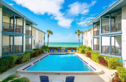 Holmes Beach Apartment | Tranquil Retreat at Sunset Connection - Gulf Place