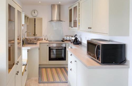 Portmahomack House | Experience Sunset Cottage: Top-Rated Family-Friendly Retreat