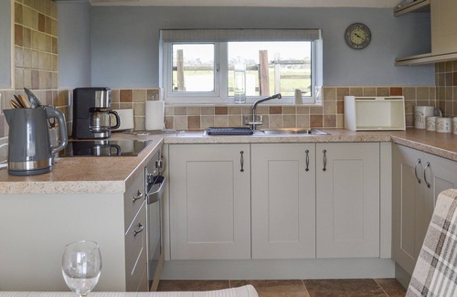 Newton-on-Rawcliffe Cottage | Relax at Sunset Cottage Near Pickering's Vibrant Market