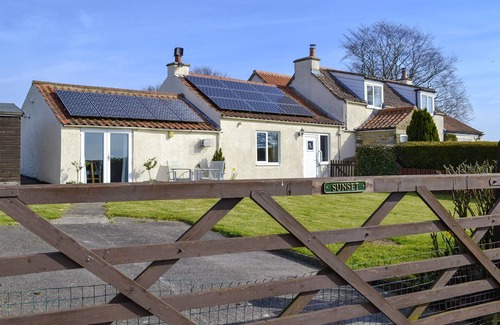Newton-on-Rawcliffe Cottage | Relax at Sunset Cottage Near Pickering's Vibrant Market