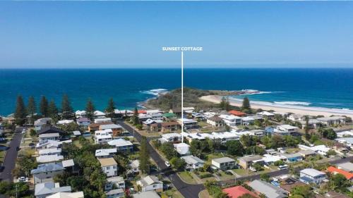 Yamba Apartment | Relaxing Sunset Cottage - 4-Star Stay with Guest Rating 9.5