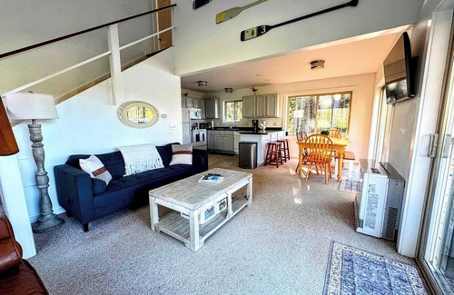 Corea House | Cozy Sunset Cove Cottage: Beachfront Bliss Awaits You