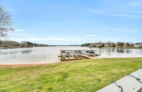 Huddleston House | Discover Sunset Cove: Family-Friendly with Pool Access